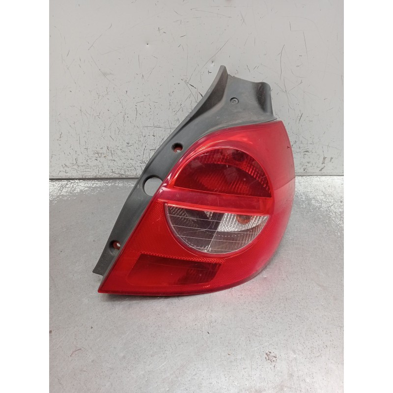 Recambio de piloto trasero derecho para renault clio iii (br0/1, cr0/1) 1.2 16v (br02, br0j, br11, cr02, cr0j, cr11) referencia 