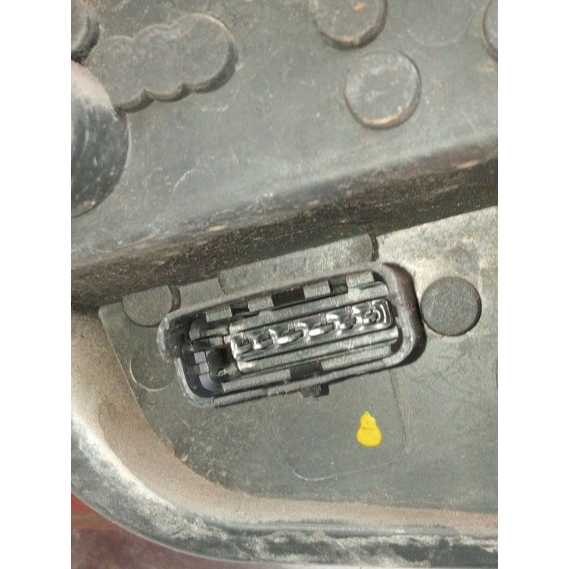 Recambio de piloto trasero derecho para renault clio iii (br0/1, cr0/1) 1.2 16v (br02, br0j, br11, cr02, cr0j, cr11) referencia 