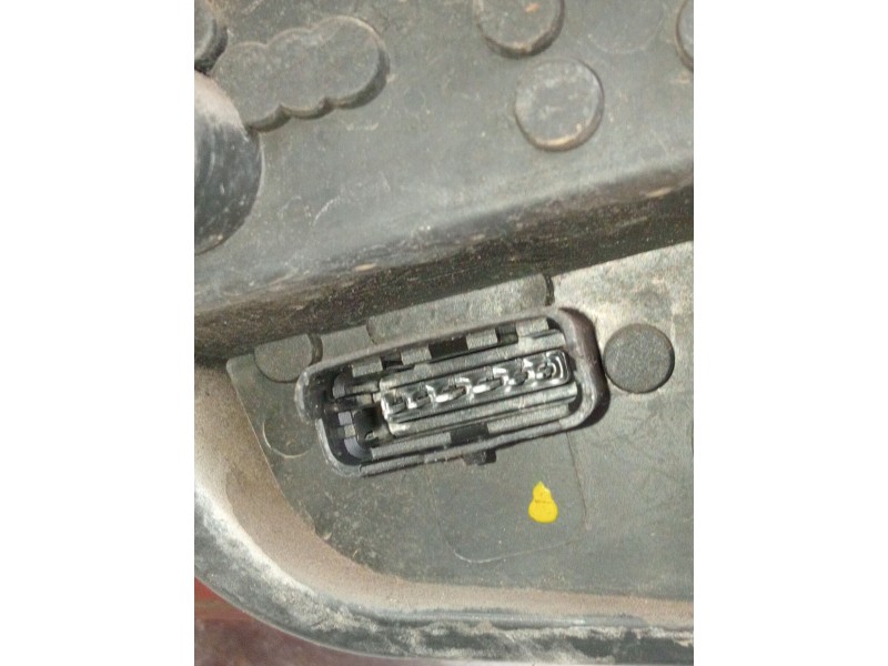 Recambio de piloto trasero derecho para renault clio iii (br0/1, cr0/1) 1.2 16v (br02, br0j, br11, cr02, cr0j, cr11) referencia 