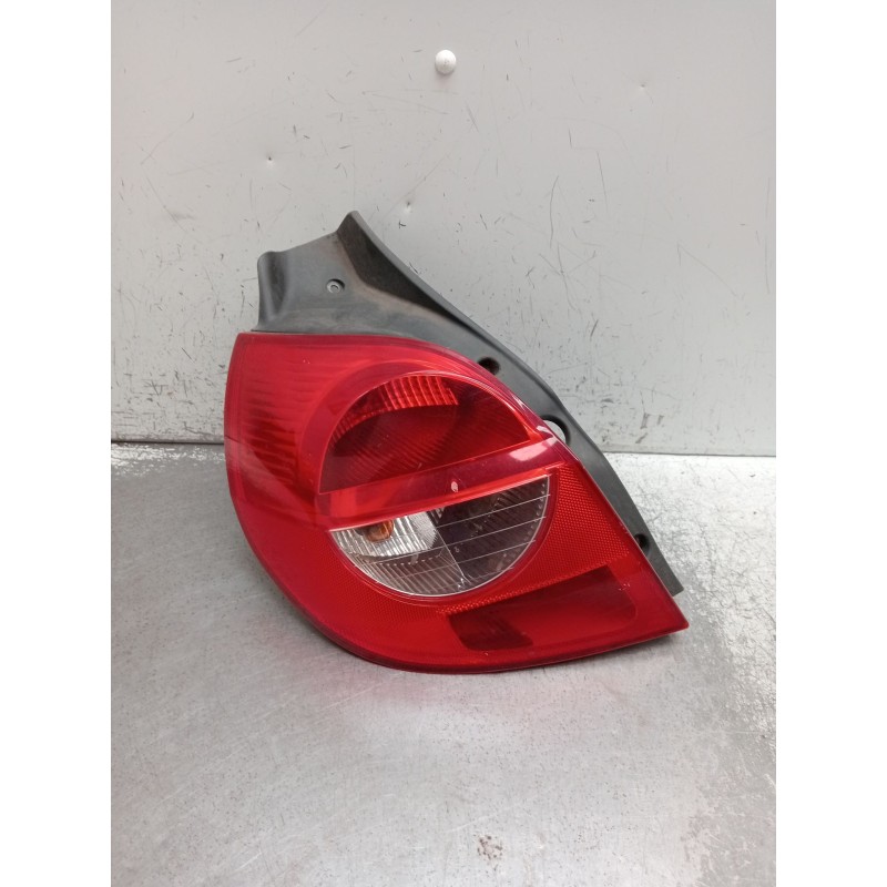 Recambio de piloto trasero izquierdo para renault clio iii (br0/1, cr0/1) 1.2 16v (br02, br0j, br11, cr02, cr0j, cr11) referenci