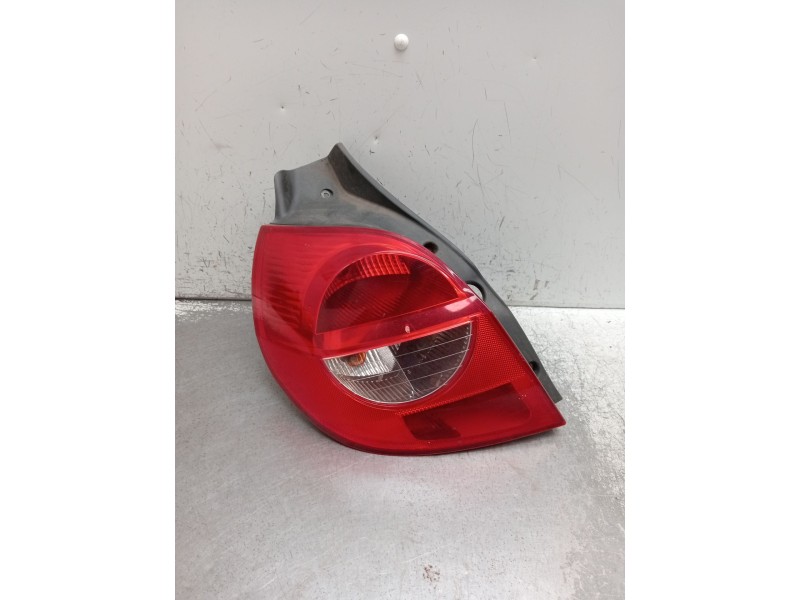 Recambio de piloto trasero izquierdo para renault clio iii (br0/1, cr0/1) 1.2 16v (br02, br0j, br11, cr02, cr0j, cr11) referenci