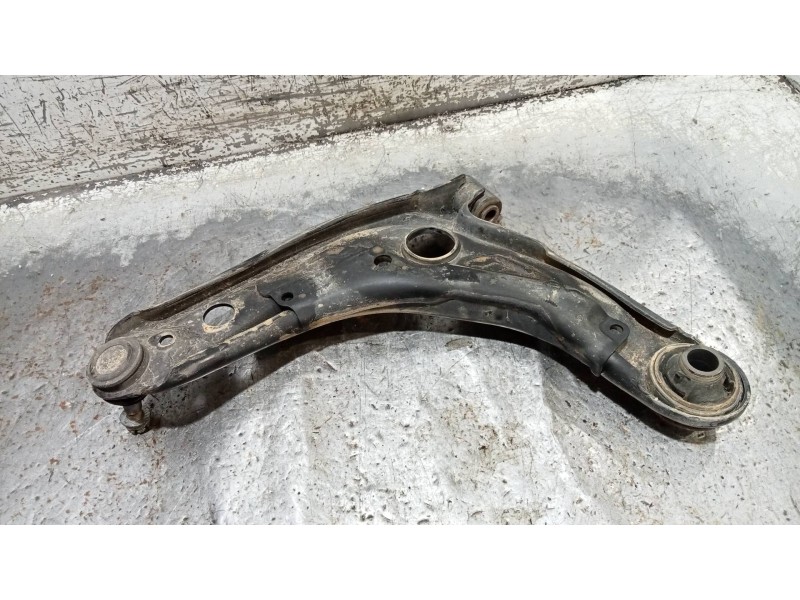 Recambio de brazo suspension inferior delantero derecho para toyota yaris 1.3 16v cat referencia OEM IAM   