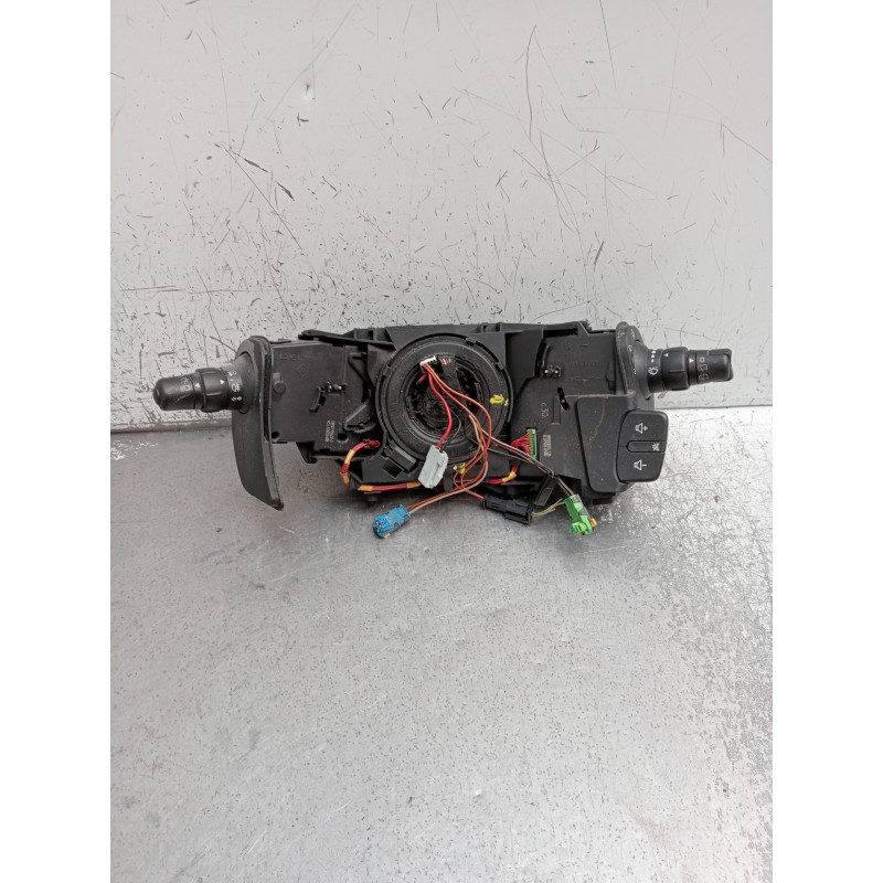 Recambio de mando luces para renault clio iii (br0/1, cr0/1) 1.2 16v (br02, br0j, br11, cr02, cr0j, cr11) referencia OEM IAM 820
