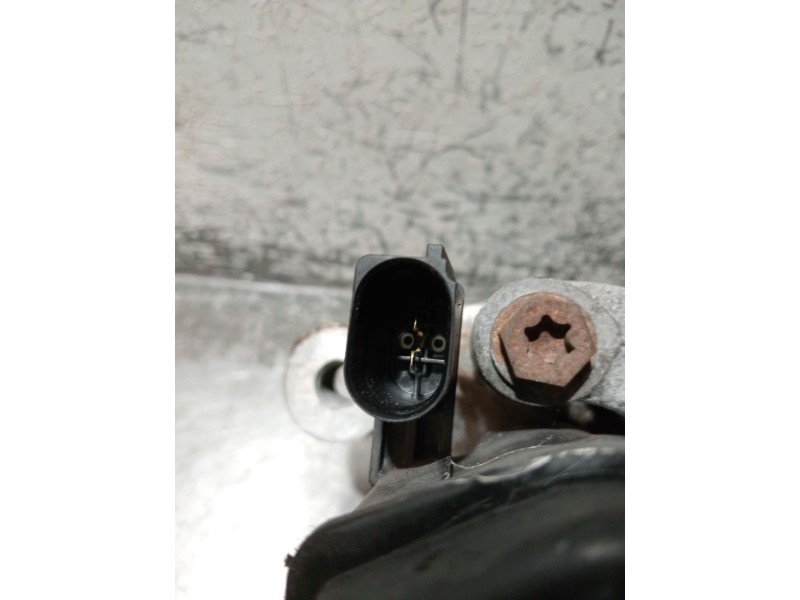 Recambio de pinza freno trasera derecha para nissan qashqai ii (j11, j11_) 1.2 dig-t referencia OEM IAM 32353310C  