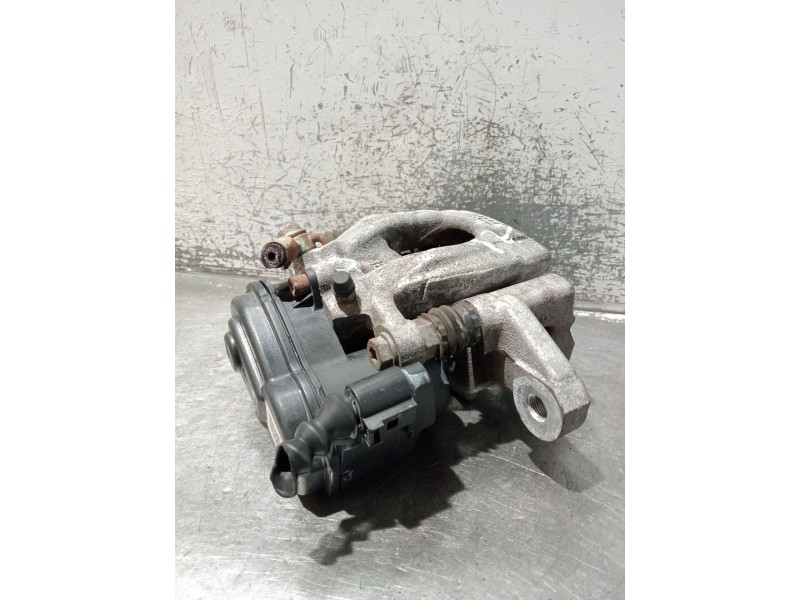 Recambio de pinza freno trasera izquierda para nissan qashqai ii (j11, j11_) 1.2 dig-t referencia OEM IAM 32353311C  