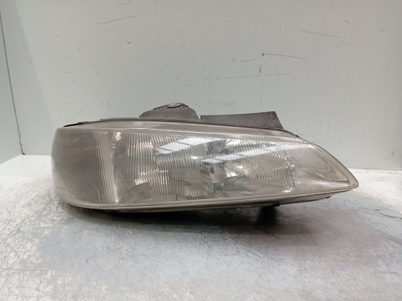 Recambio de faro derecho para peugeot 406 (8b) 1.8 16v referencia OEM IAM 0301037022 111096 
