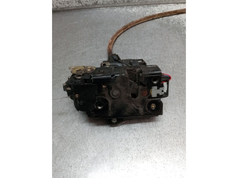 Recambio de motor cierre centralizado trasero izquierdo para seat leon (1m1) 1.9 tdi referencia OEM IAM 3B4839015M 5P 