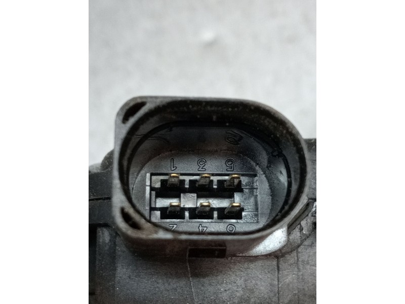 Recambio de motor cierre centralizado trasero izquierdo para seat leon (1m1) 1.9 tdi referencia OEM IAM 3B4839015M 5P 