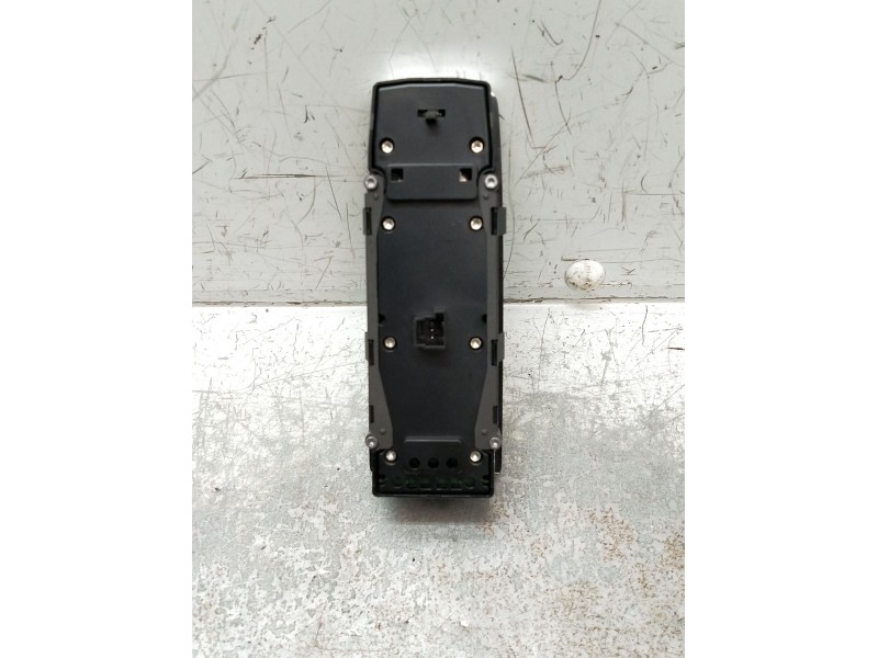 Recambio de mando elevalunas delantero izquierdo para infiniti q30 2.2 d referencia OEM IAM A1669054400 3OSLK10021505 5P