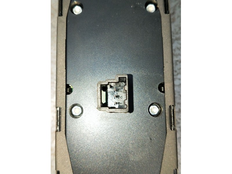 Recambio de mando elevalunas delantero izquierdo para infiniti q30 2.2 d referencia OEM IAM A1669054400 3OSLK10021505 5P