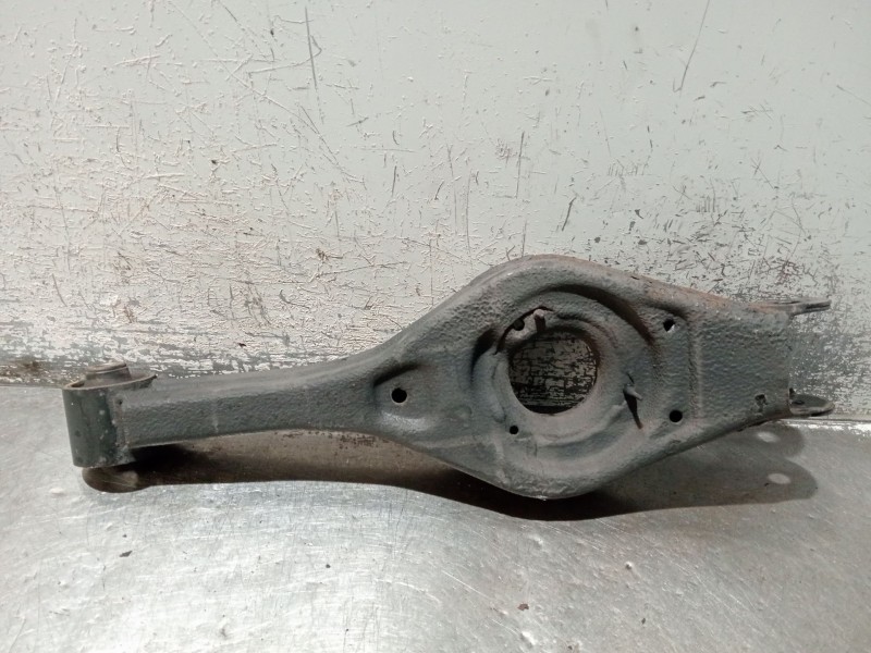 Recambio de brazo suspension inferior trasero izquierdo para kia cee´d sw (ed) 2.0 crdi 140 referencia OEM IAM   