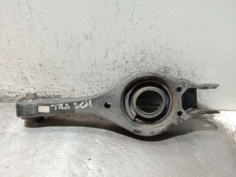 Recambio de brazo suspension inferior trasero derecho para kia cee´d sw (ed) 2.0 crdi 140 referencia OEM IAM   