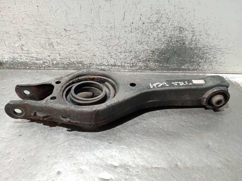 Recambio de brazo suspension inferior trasero derecho para kia cee´d sw (ed) 2.0 crdi 140 referencia OEM IAM   