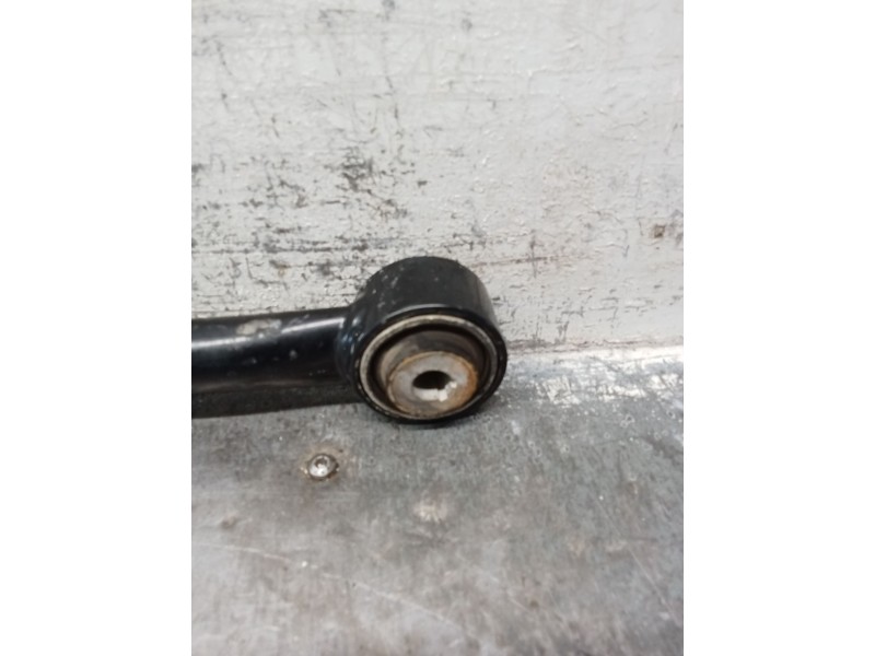 Recambio de brazo suspension inferior trasero derecho para jeep renegade referencia OEM IAM 00521136450  