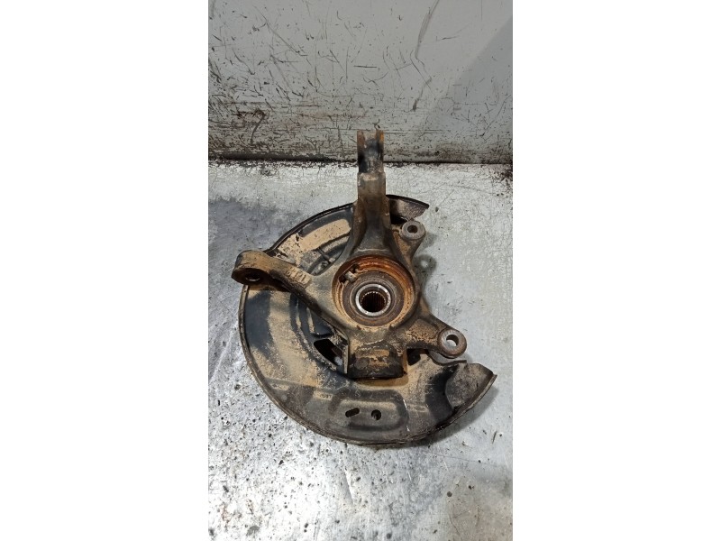 Recambio de mangueta delantera izquierda para toyota yaris 1.3 16v cat referencia OEM IAM   