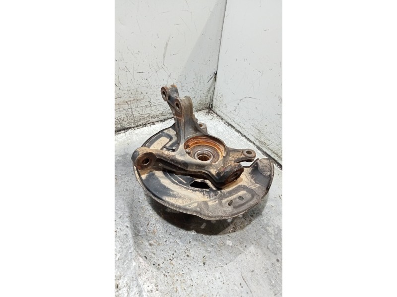 Recambio de mangueta delantera izquierda para toyota yaris 1.3 16v cat referencia OEM IAM   