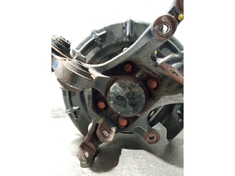 Recambio de mangueta trasera derecha para kia cee´d sw (ed) 2.0 crdi 140 referencia OEM IAM 582073K000  