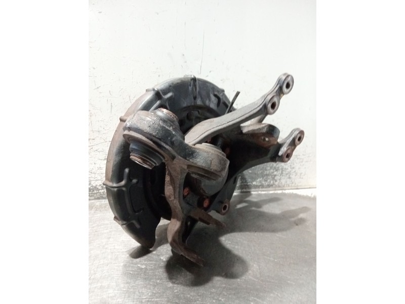 Recambio de mangueta trasera derecha para kia cee´d sw (ed) 2.0 crdi 140 referencia OEM IAM 582073K000  