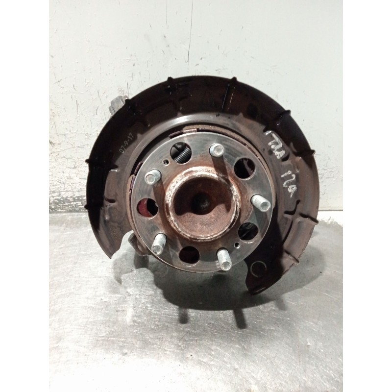 Recambio de mangueta trasera izquierda para kia cee´d sw (ed) 2.0 crdi 140 referencia OEM IAM 582073K000  