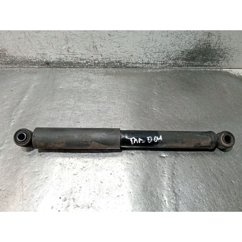 Recambio de amortiguador trasero derecho para hyundai h-1 furgoneta (a1) 2.5 crdi referencia OEM IAM 553104A700  