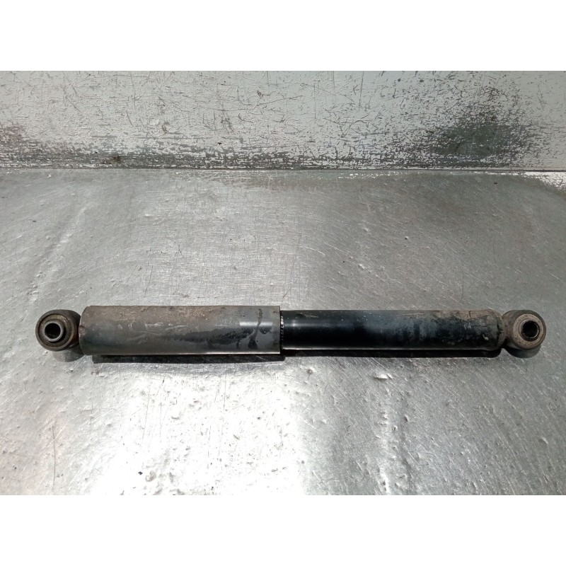 Recambio de amortiguador trasero derecho para hyundai h-1 furgoneta (a1) 2.5 crdi referencia OEM IAM 553104A700  
