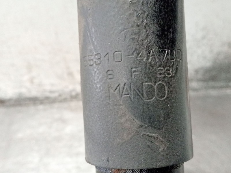 Recambio de amortiguador trasero derecho para hyundai h-1 furgoneta (a1) 2.5 crdi referencia OEM IAM 553104A700  
