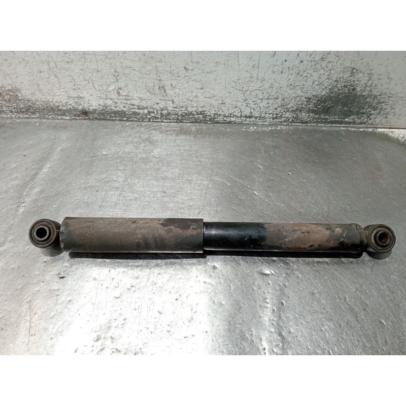 Recambio de amortiguador trasero izquierdo para hyundai h-1 furgoneta (a1) 2.5 crdi referencia OEM IAM 553104A700  