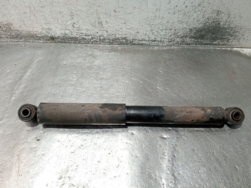 Recambio de amortiguador trasero izquierdo para hyundai h-1 furgoneta (a1) 2.5 crdi referencia OEM IAM 553104A700  