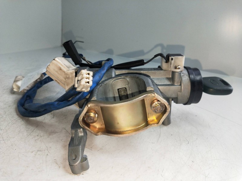 Recambio de conmutador de arranque para kia carens 1.8 cat referencia OEM IAM 45261A  
