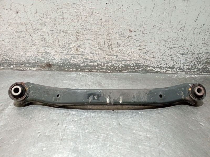 Recambio de brazo suspension inferior trasero derecho para kia cee´d sw (ed) 2.0 crdi 140 referencia OEM IAM   