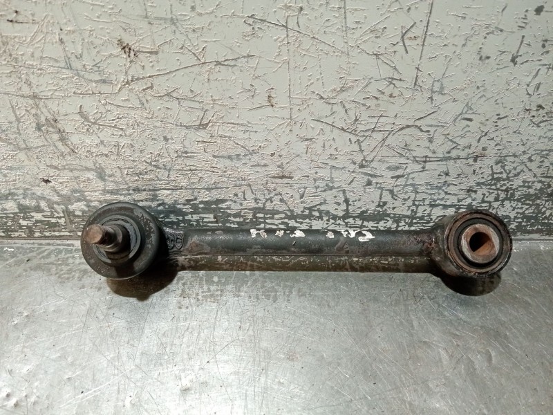 Recambio de brazo suspension superior trasero derecho para kia cee´d sw (ed) 2.0 crdi 140 referencia OEM IAM   