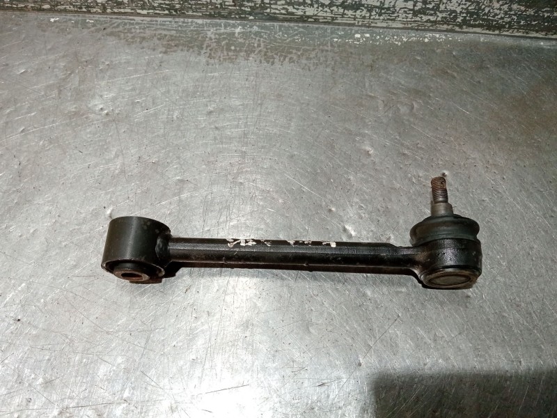 Recambio de brazo suspension superior trasero derecho para kia cee´d sw (ed) 2.0 crdi 140 referencia OEM IAM   