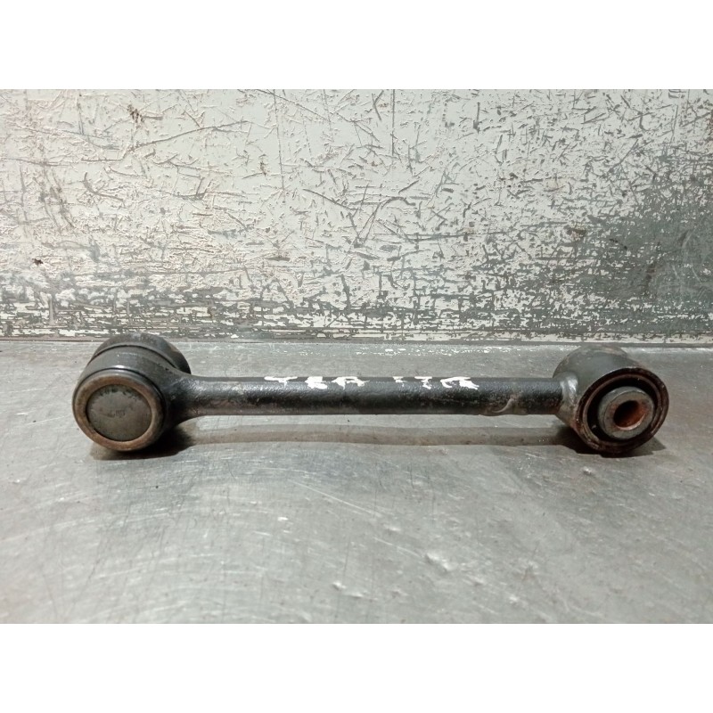 Recambio de brazo suspension superior trasero izquierdo para kia cee´d sw (ed) 2.0 crdi 140 referencia OEM IAM   