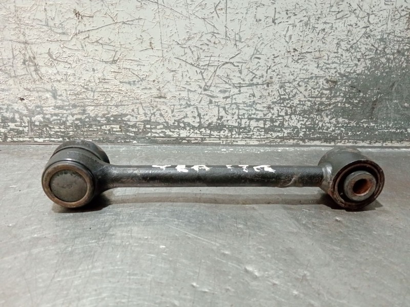 Recambio de brazo suspension superior trasero izquierdo para kia cee´d sw (ed) 2.0 crdi 140 referencia OEM IAM   