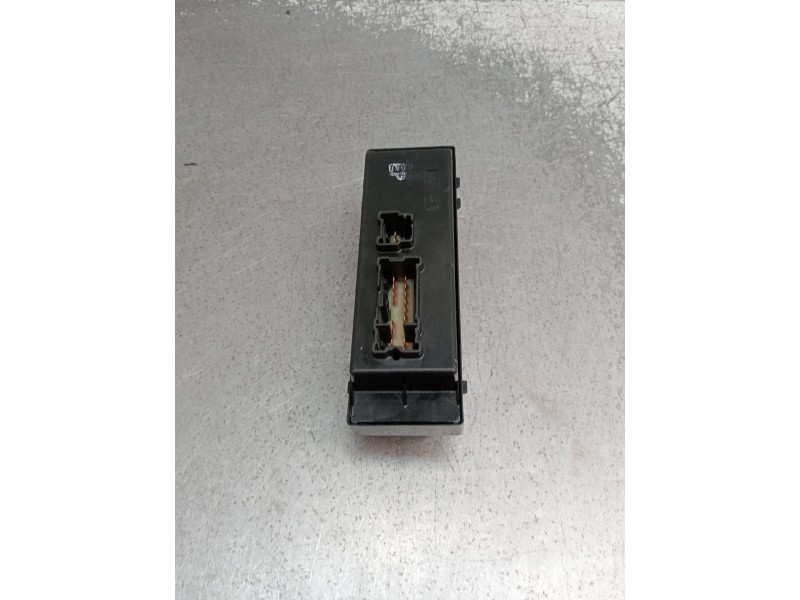 Recambio de mando elevalunas delantero izquierdo para nissan qashqai ii (j11, j11_) 1.2 dig-t referencia OEM IAM   