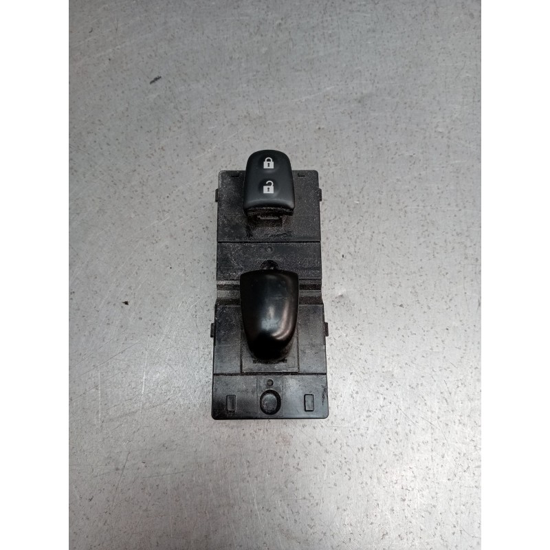 Recambio de mando elevalunas delantero derecho para nissan qashqai ii (j11, j11_) 1.2 dig-t referencia OEM IAM 15Y30SD  