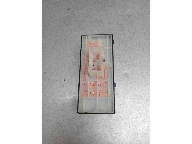 Recambio de mando elevalunas delantero derecho para nissan qashqai ii (j11, j11_) 1.2 dig-t referencia OEM IAM 15Y30SD  