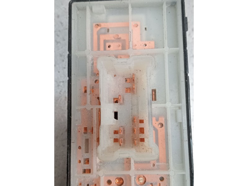 Recambio de mando elevalunas delantero derecho para nissan qashqai ii (j11, j11_) 1.2 dig-t referencia OEM IAM 15Y30SD  