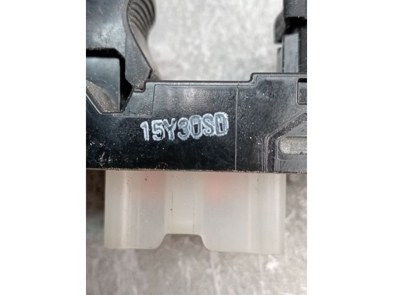 Recambio de mando elevalunas delantero derecho para nissan qashqai ii (j11, j11_) 1.2 dig-t referencia OEM IAM 15Y30SD  