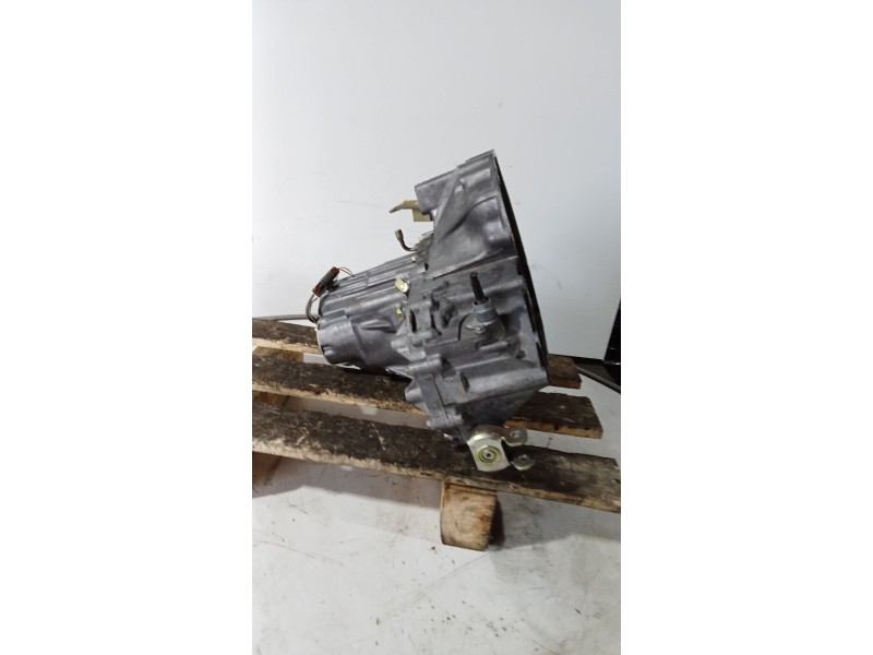 Recambio de caja cambios para nissan primera (p10) 1.6 referencia OEM IAM  5v 