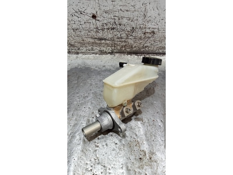 Recambio de bomba freno para toyota yaris 1.3 16v cat referencia OEM IAM   