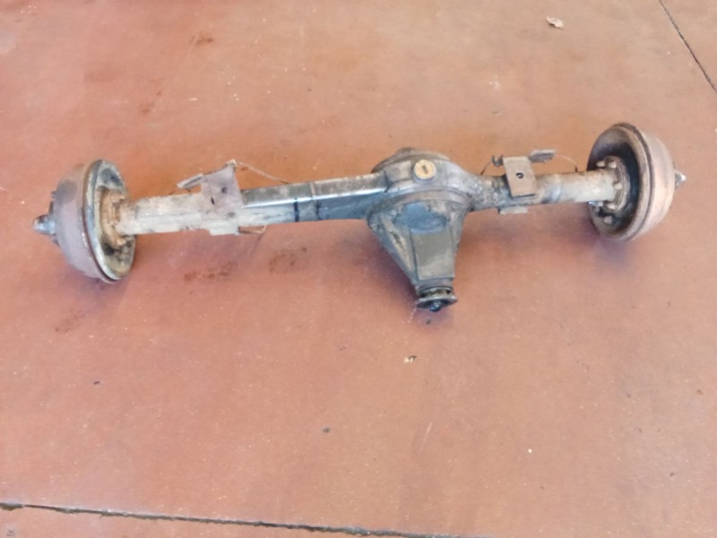 Recambio de puente trasero para land rover 88 2.3 d super 5v referencia OEM IAM   TAMBOR
