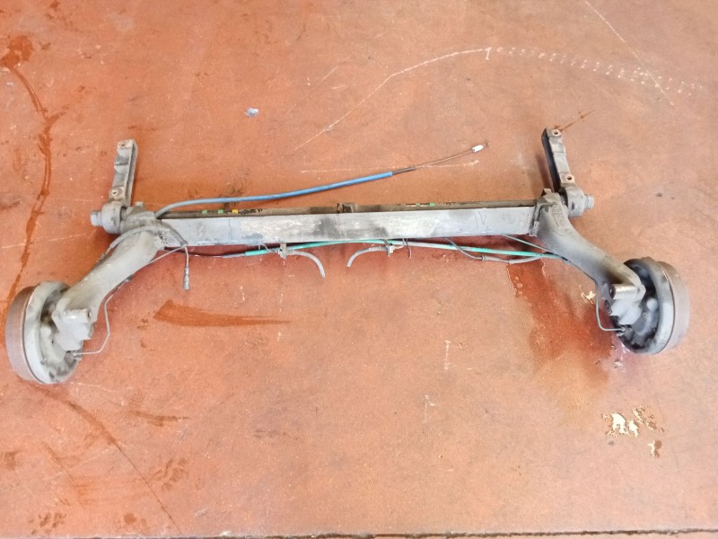 Recambio de puente trasero para renault megane i (ba0/1_) 1.9 dci (ba05, ba1f) referencia OEM IAM   TAMBOR/ABS