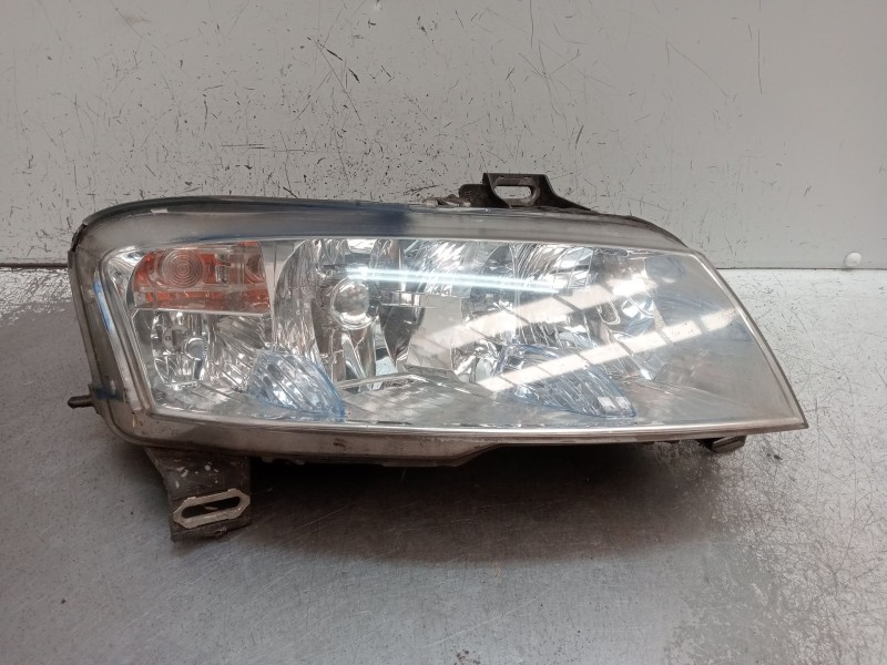 Recambio de faro derecho para fiat stilo (192_) 1.4 16v (192axh1b, 192bxh1b) referencia OEM IAM 517127070  