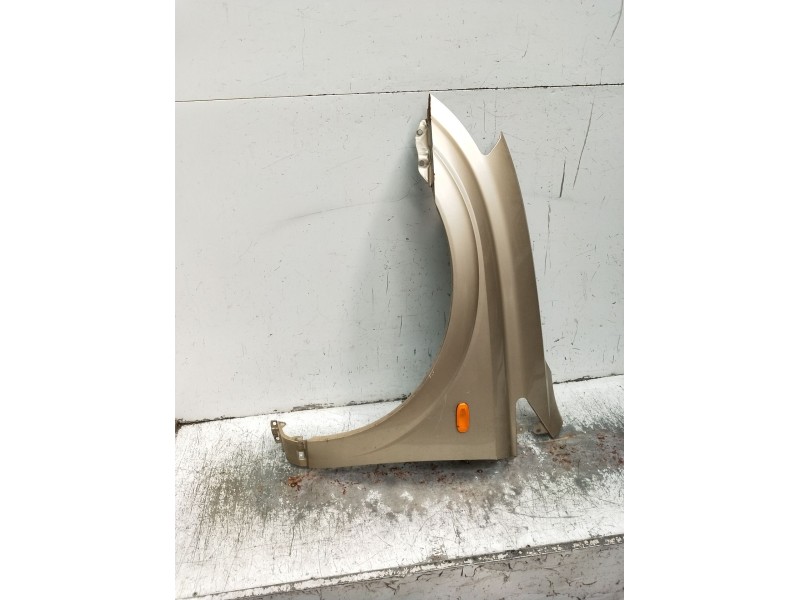 Recambio de aleta delantera izquierda para ssangyong kyron 2.0 xdi 4x4 referencia OEM IAM   