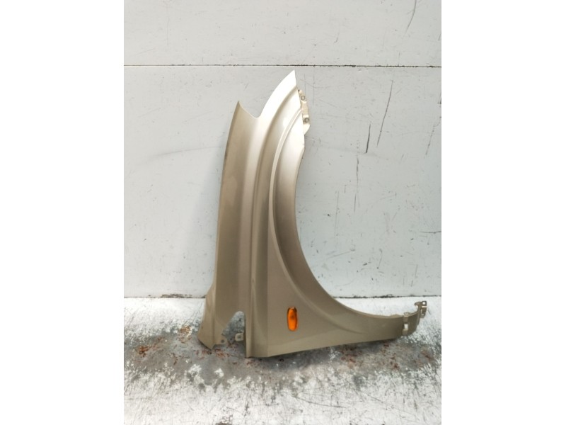 Recambio de aleta delantera derecha para ssangyong kyron 2.0 xdi 4x4 referencia OEM IAM   