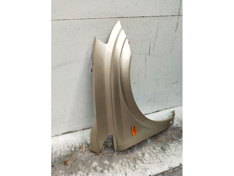 Recambio de aleta delantera derecha para ssangyong kyron 2.0 xdi 4x4 referencia OEM IAM   