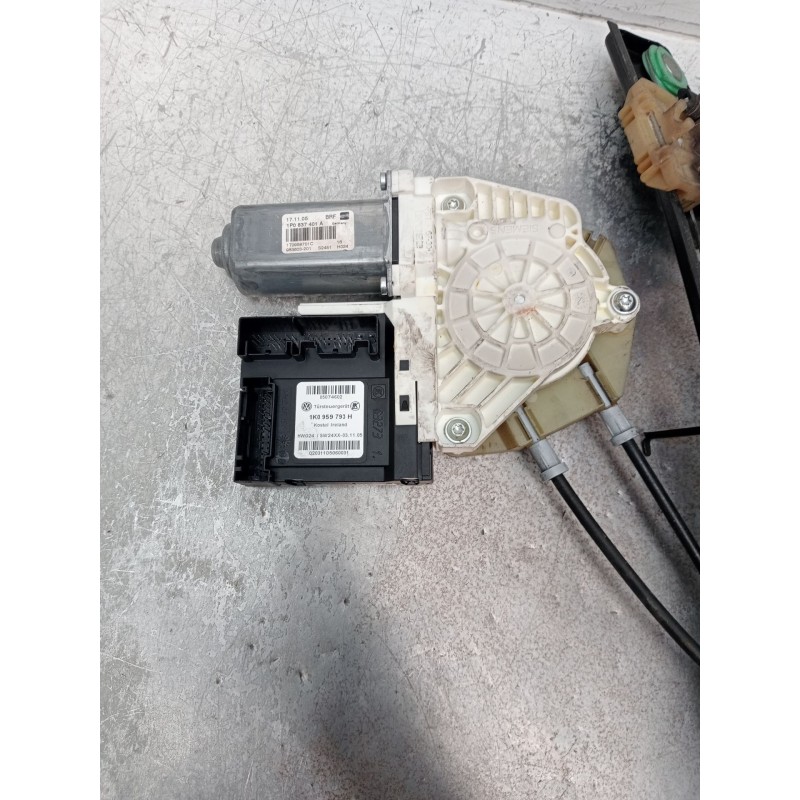 Recambio de elevalunas delantero izquierdo para seat leon (1p1) 2.0 tdi 16v referencia OEM IAM 1P0837401A 5P 1k0959793H