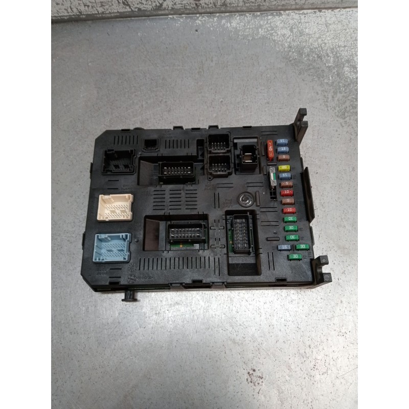 Recambio de caja reles / fusibles para citroën c4 i (lc_) 1.6 hdi referencia OEM IAM 9661940480  