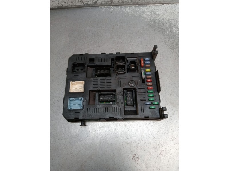 Recambio de caja reles / fusibles para citroën c4 i (lc_) 1.6 hdi referencia OEM IAM 9661940480  